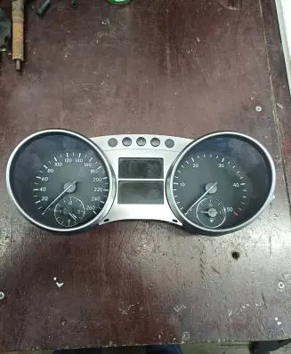 Mercedes-Benz R W251 Speedometer (instrument cluster) A2515402648 A2C53168071 A2C53164751