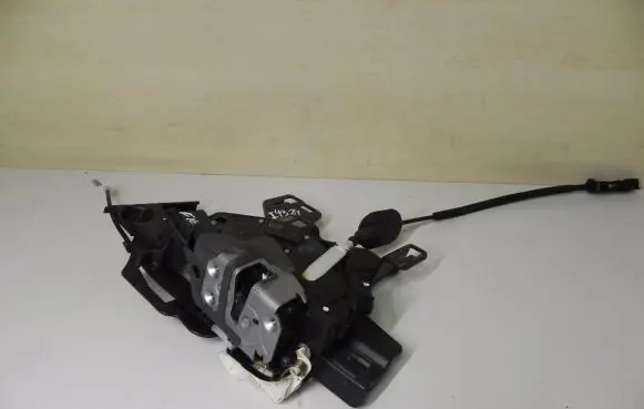 Loading door lock