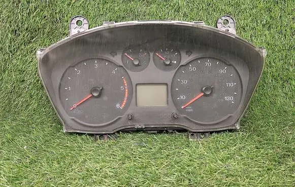 Speedometer (instrument cluster)