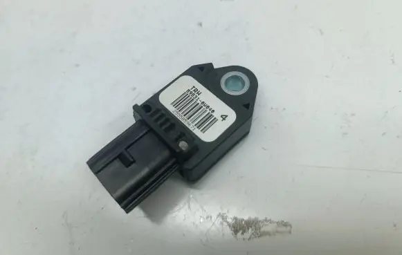 Lexus IS 220D-250-350 Airbag deployment crash/impact sensor 898310W040