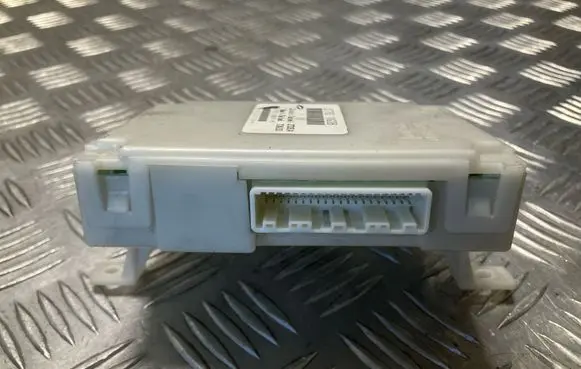 Nissan Juke I F15 Other control units/modules 277601KG0B