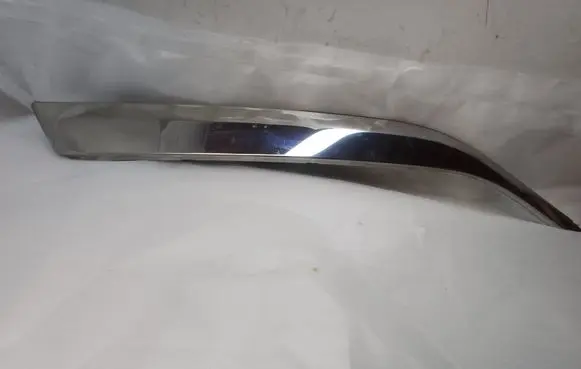Peugeot 5008 II Rear side glass trim 9827008877
