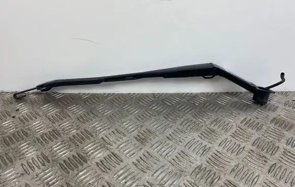 Nissan X-Trail T33 Front wiper blade arm