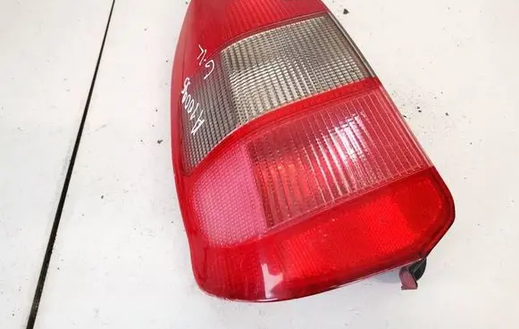 Mitsubishi Space Star Rear/tail lights 287601 mr2455