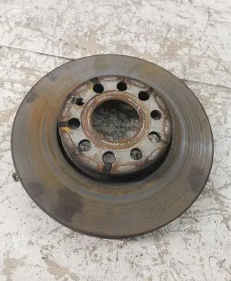 Volkswagen Golf V Front brake disc