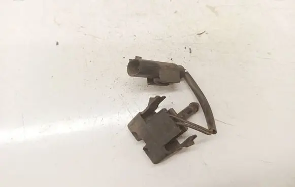 BMW 3 E46 Windshield washer spray nozzle 8374366