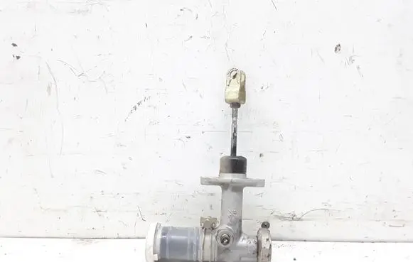 Mitsubishi Pajero Sport I Clutch master cylinder
