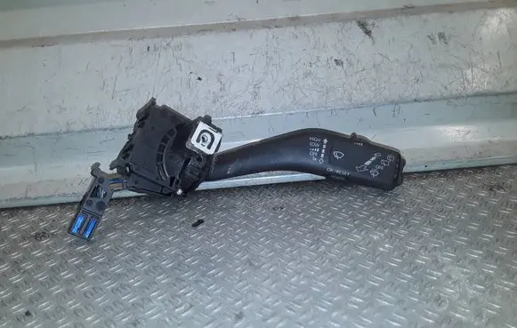 Volkswagen Golf V Wiper control stalk 1K0953519J 01203516 20351672026417