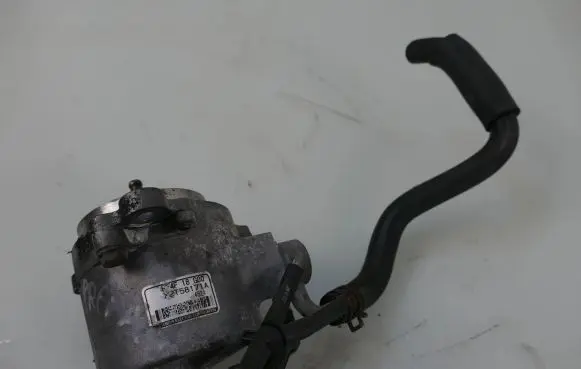 Mazda Premacy Vacuum pump RF4F18G00