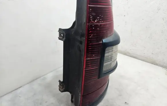 Mitsubishi Pajero Rear/tail lights