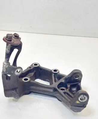 Honda Prelude Engine mounting bracket