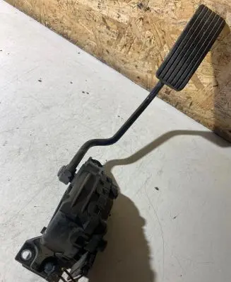 Volvo S40, V40 Accelerator throttle pedal 30865642 M865642 6PV00830100