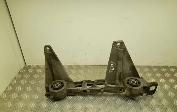 Mercedes-Benz Vito Viano W447 EGR valve cooler bracket A4473530000