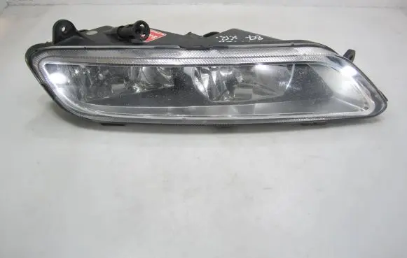 Volkswagen PASSAT B7 Front fog light 176623
