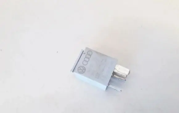 Volkswagen Golf V Other relay 1k0951253 0332011100