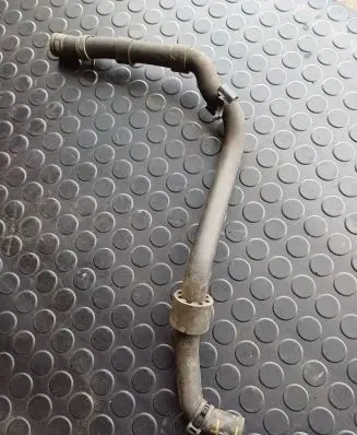 Volkswagen PASSAT B8 Engine coolant pipe/hose 145392