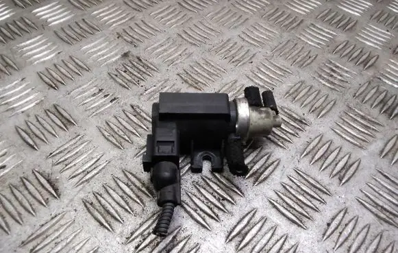 Skoda Octavia Mk2 (1Z) Turbo solenoid valve 1J0906627A 72290325