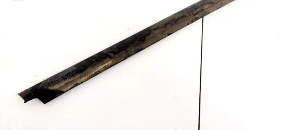 Front door glass trim molding