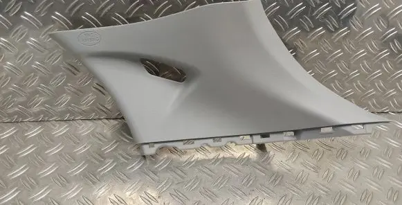Toyota Yaris XP210 Rear side glass trim 62471K0020
