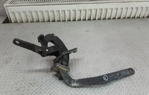 Volvo V70 Tailgate/trunk/boot hinge