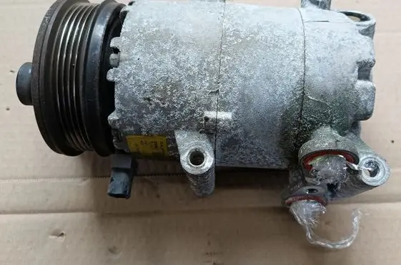 Ford Focus C-MAX Air conditioning (A/C) compressor (pump)