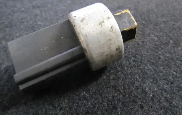 Opel Vectra B Air conditioning (A/C) pressure sensor F3AH19E561AA F3AH-19E561-AA