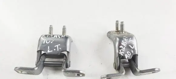 Suzuki Kizashi Rear door hinge set 