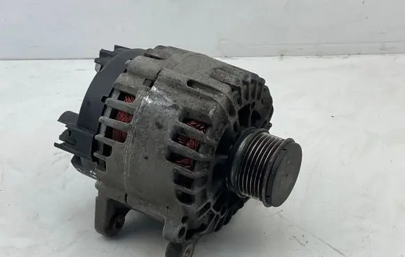 Volkswagen Golf Plus Generator/alternator 03L903023A 111127224 2608901C