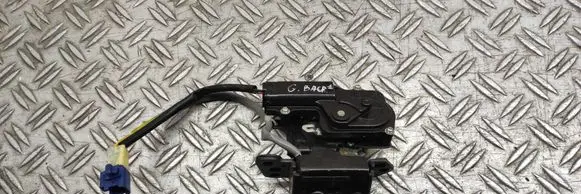 Toyota Corolla Verso AR10 Loading door lock VN357801