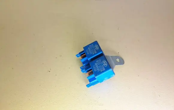 Hyundai Tucson JM Other relay 952302E000