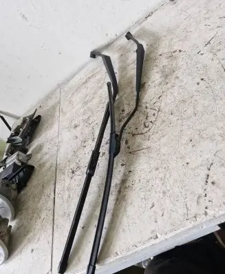 Mazda 6 Front wiper blade arm