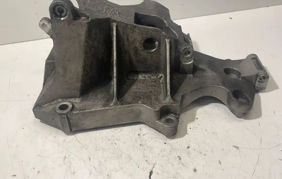 Volkswagen PASSAT B5 Generator/alternator bracket 038903143AE