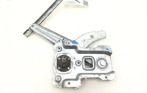 Nissan Micra Rear window lifting mechanism without motor 