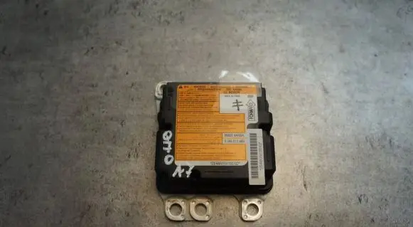 Infiniti Q70 Y51 Airbag control unit/module 988204AN0A 0285012483 ZE4AN15X100102