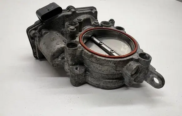 BMW 3 G20 G21 Throttle valve 8601651