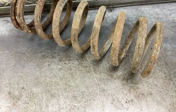 Mercedes-Benz W123 Front coil spring 