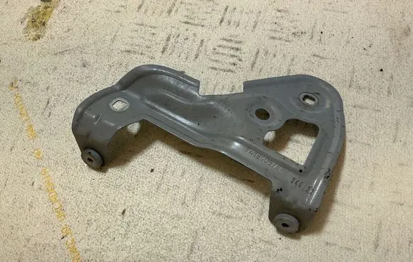 BMW 3 G20 G21 Fender mounting bracket 7419405