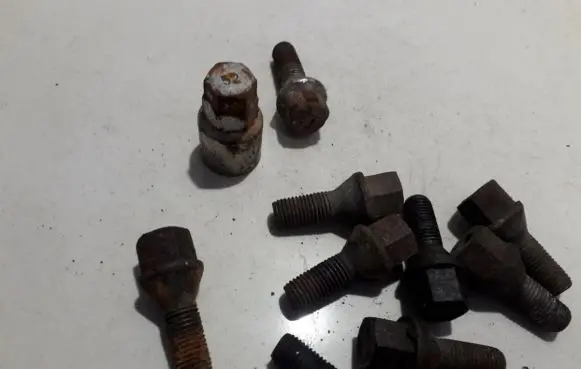 Opel Vectra B Nuts/bolts 