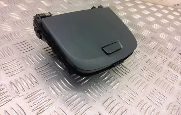 Chevrolet Captiva Glove box amf16345