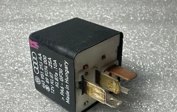 Audi Q7 4L Other relay 443951253AA