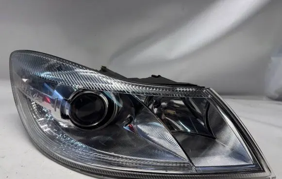 Skoda Octavia Mk2 (1Z) Headlight/headlamp 1Z1941016G