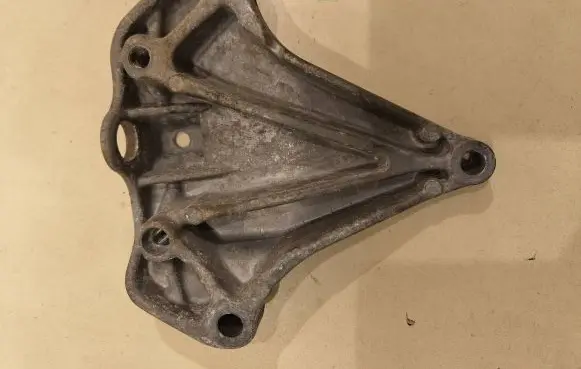 Volkswagen PASSAT CC Engine mounting bracket 1K0199117BB AC46000