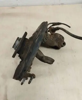 Volkswagen Touran I Front wheel hub spindle knuckle