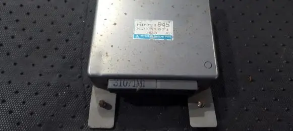 Mitsubishi Delica ABS control unit/module MB921845 X2T31071
