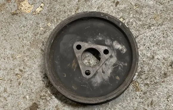 BMW 5 E60 E61 Power steering pump pulley 7767106