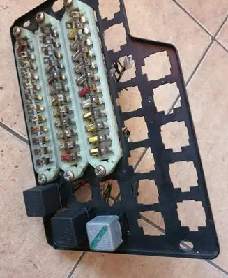 Mercedes-Benz Vario Fuse module 032015014 0332209202