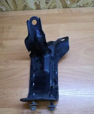 Volvo XC60 Radiator mount bracket 31261931