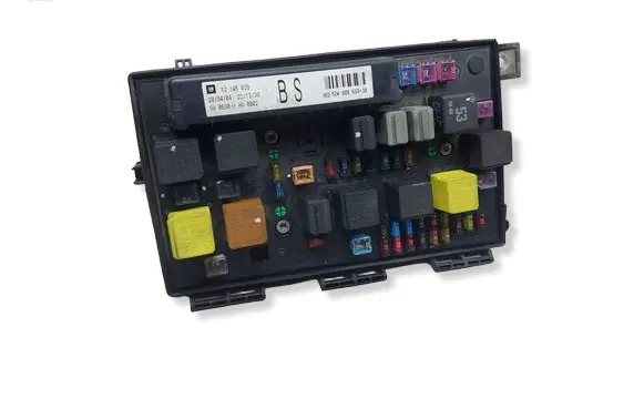 Opel Astra H Fuse module 13145039BSKASACJ 13145039BS