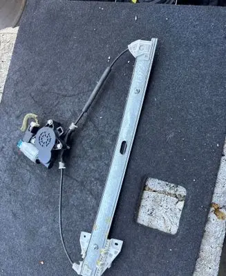 Mazda CX-7 Front door window regulator with motor CM011750 G22C5858X TD780109