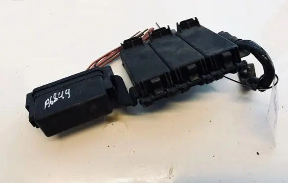 Volkswagen Polo IV 9N3 Fuse box set 5z0937549c